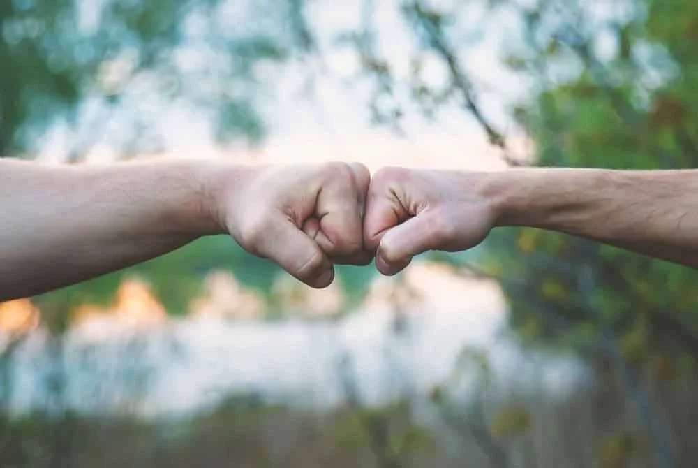 Seorang lelaki dihadapkan ke Mahkamah Majistret di Alor Gajah pada Isnin atas tuduhan memukul kepala abang iparnya menggunakan batu di rumah mereka di Felda Bukit Bulat, minggu lalu. Foto 123RF