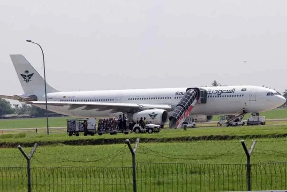 Indonesia siasat ancaman bom terhadap dua penerbangan haji Saudi Airlines. Foto ANTARA