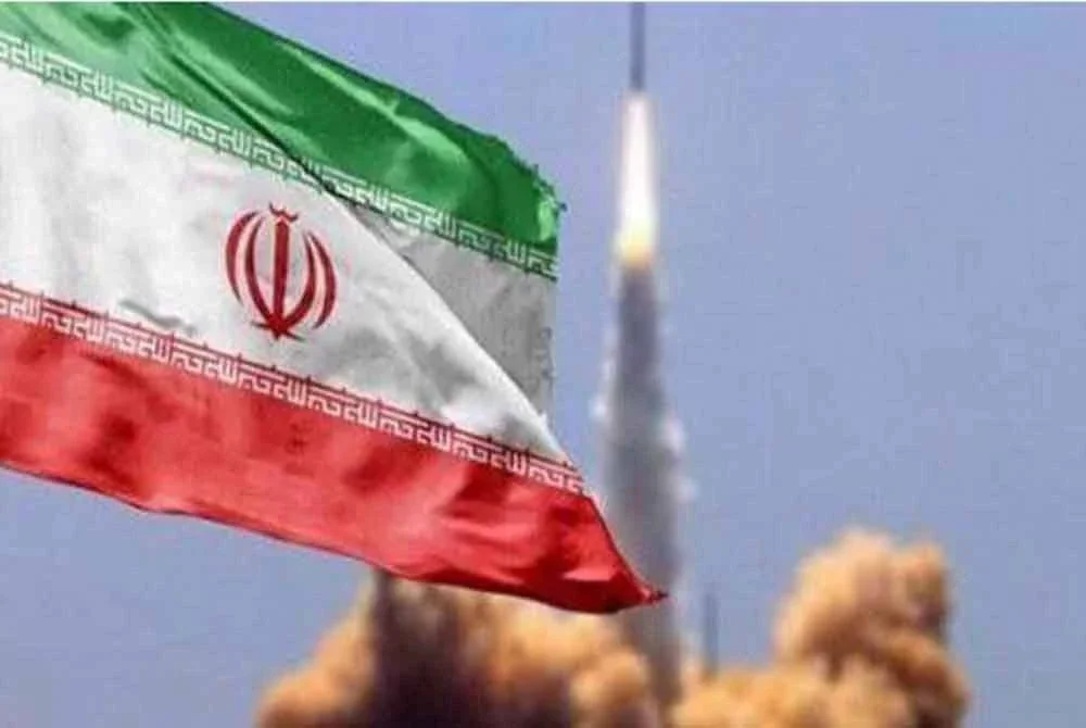 Anggota tentera Iran melancarkan fasa baharu Operasi Janji Suci III pada 23 Jun 2025, dengan peluru berpandu generasi baharu menyerang sasaran strategik di wilayah yang diduduki rejim Zionis. – Foto IRNA/IRGC