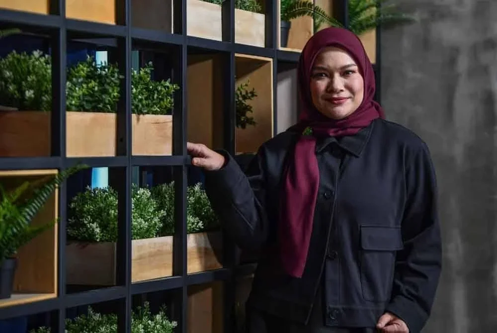 Nora kini mempertaruhkan sebuah karya mengenai luahan peribadi kisah perjalanan hidup tentang takdir yang tertulis untuk dirinya.