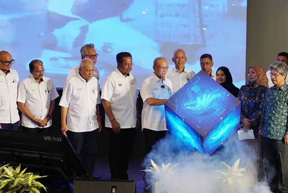 Wan Rosdy melancarkan Inisiatif Makmur Pahang Kluster Siswa 2025 yang diadakan di Universiti Kebangsaan Malaysia (UKM), Bangi pada Isnin.