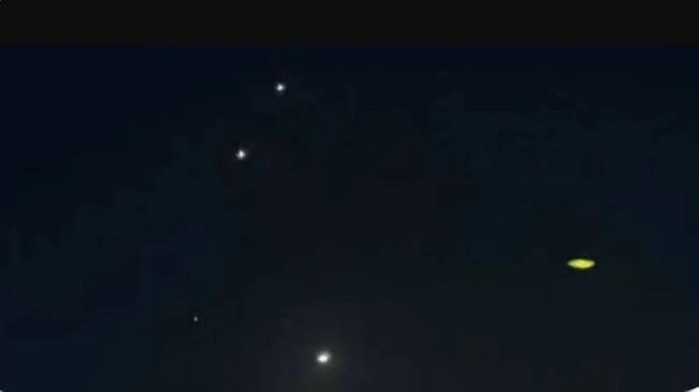 Peluru berpandu pemintas dilancarkan selepas angkatan bersenjata Iran mengaku menyasarkan pangkalan Al-Udeid dalam satu serangan peluru berpandu, seperti dilihat dari Doha, Qatar, 23 Jun 2025. (Gambar: REUTERS)