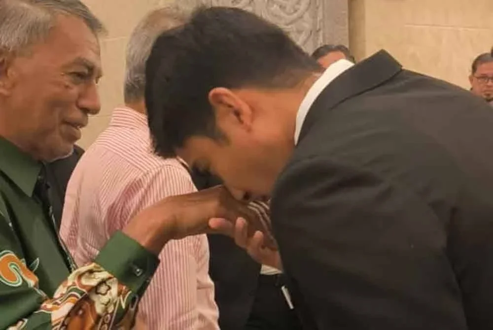 Ahli Parlimen Muar, Syed Saddiq Syed Abdul Rahman tiba di Mahkamah Rayuan Putrajaya pada Rabu, bagi mendengar keputusan rayuan hukuman dan sabitan bersalah atas masing-masing satu kes subahat pecah amanah dan salah guna harta manakala dua pertuduhan pengubahan wang haram (AMLA), tujuh tahun lalu.