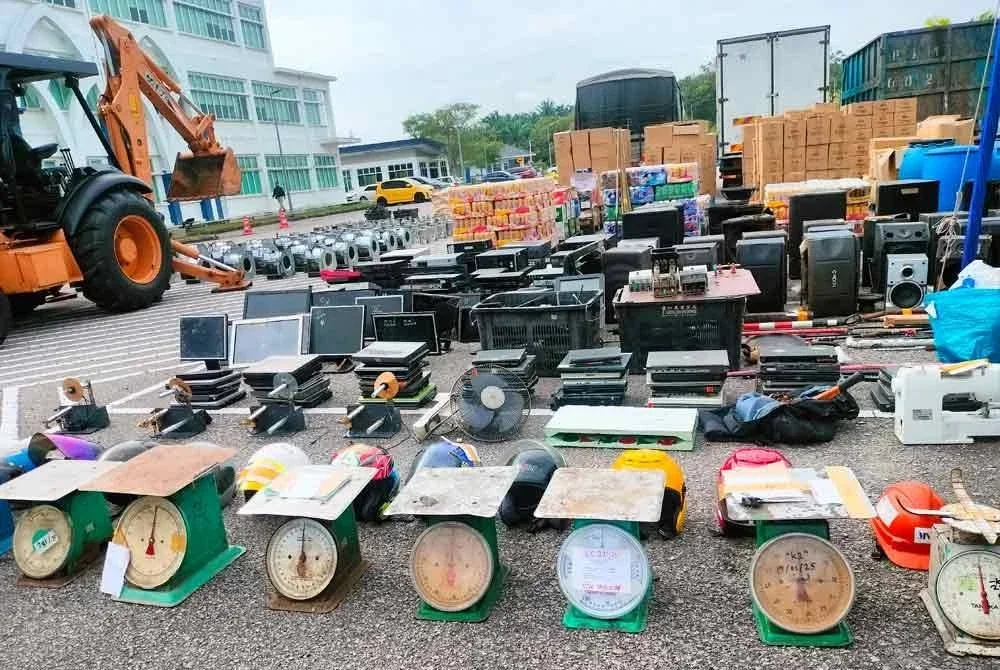 Antara barang pelupusan kes membabitkan tempoh 2017 hingga Mei tahun ini di Ibu Pejabat Polis Daerah Iskandar Puteri.