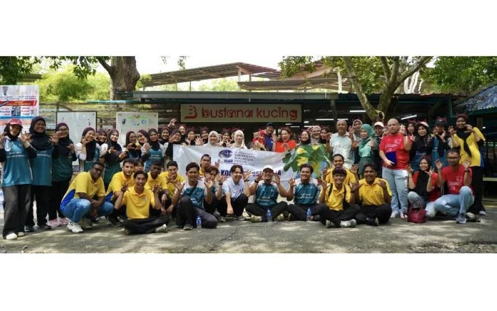 Program CSR ini turut dijayakan oleh para mahasiswa UniMAP dan personaliti media sosial.