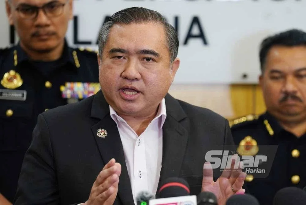 Loke pada sidang akhbar di Bangunan MOT pada Rabu. Foto Sinar Harian ROSLI TALIB