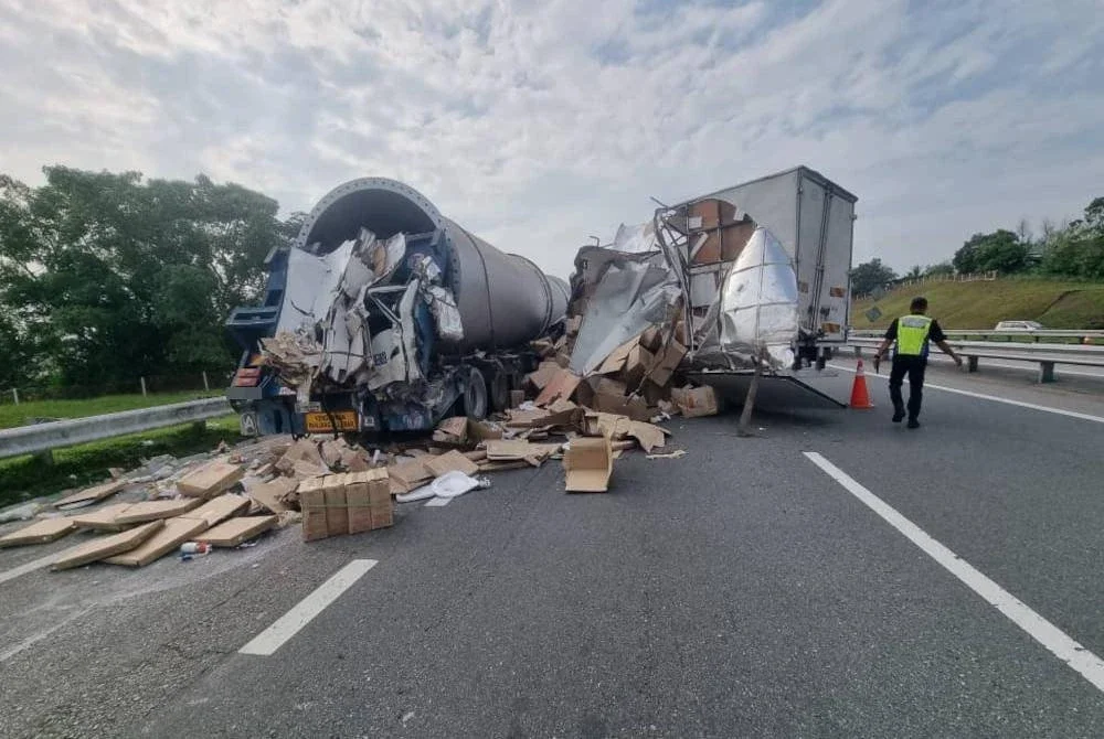 Kemalangan yang meragut nyawa seorang kelindan lori dipercayai berlaku selepas kenderaan dinaikinya dipercayai hilang kawalan sebelum terbabit dalam kemalangan dengan treler di Kilometer 79.9, Lebuhraya Utara–Selatan arah selatan, berhampiran Ayer Hitam, pagi Rabu.