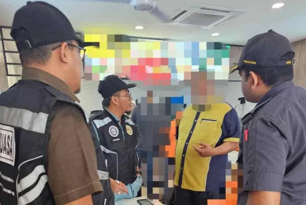 KPDN Kelantan menyerbu sebuah restoran yang menggunakan logo halal tanpa kelulusan yang sah di Kota Bharu pada Khamis.