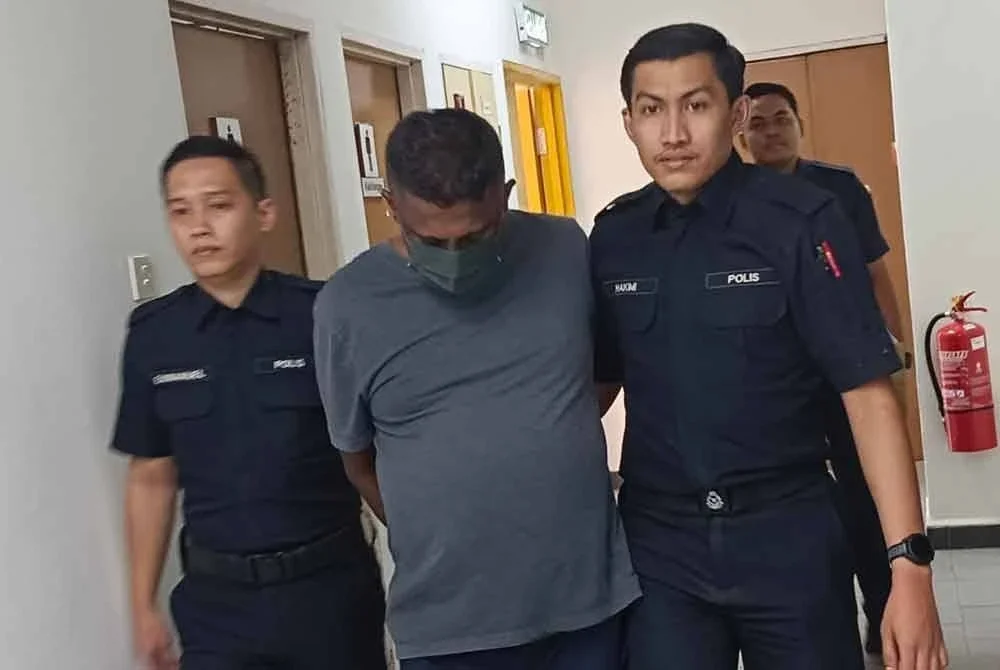 Muhammad Firdaus didenda RM3,000 selepas mengaku bersalah atas pertuduhan melakukan ugutan jenayah terhadap pengamal media di Kompleks Mahkamah Johor Bahru pada Rabu.