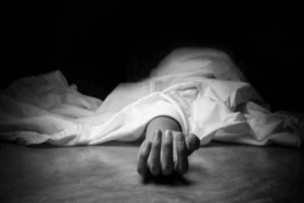 Mangsa berusia 33 tahun, ditemui terbaring dengan kesan tikaman di bahagian dada sebelah kiri. Gambar hiasan