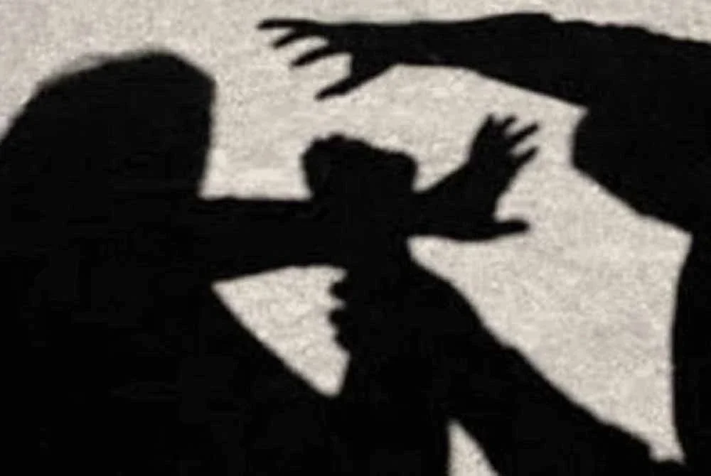 Seorang pelajar lelaki Tingkatan Dua sebuah sekolah berasrama penuh di Besut mendakwa menjadi mangsa buli beberapa pelajar senior di asrama, Selasa lepas. Gambar hiasan