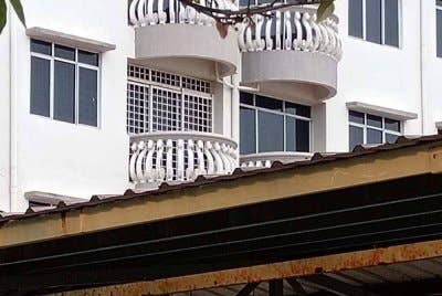 Lokasi kejadian di mana mangsa dipercayai terjatuh.