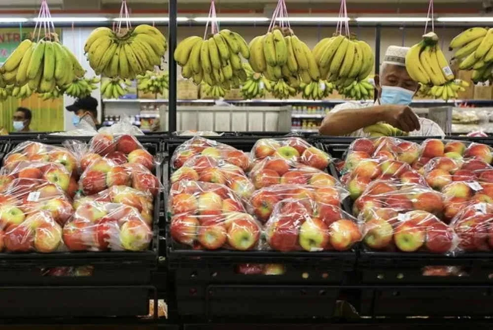 Merak Jalanan sarankan supaya kerajaan selaraskan dasar. Kalau nak rakyat makan buah tempatan, kena pastikan harganya murah dan mampu dibeli. Gambar hiasan
