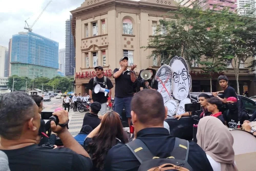 Antara tuntutan adalah sekretariat itu menggesa agar pemisahan kuasa antara Pejabat Peguam Negara dan Pejabat Pendakwa Raya (OPP) dilaksanakan segera.