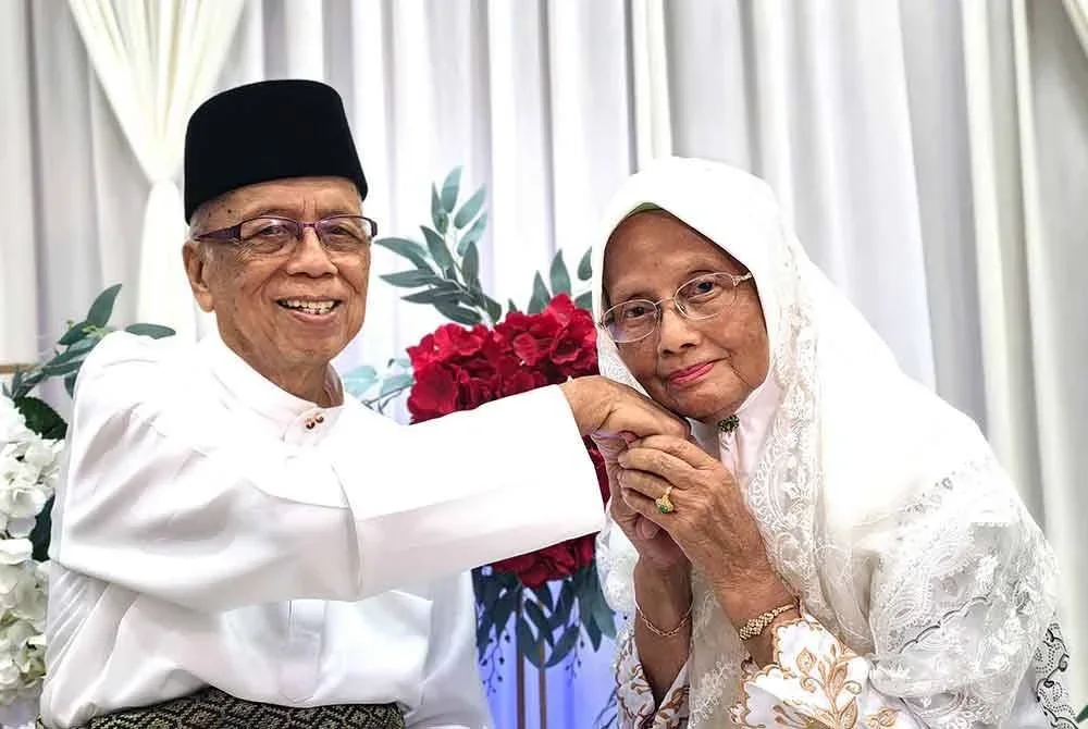 Azizah dan Md Sham selamat diijabkabulkan pada Sabtu.