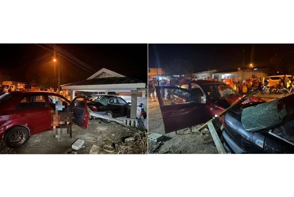 Seorang lelaki maut selepas kereta Proton Saga yang dipandunya merempuh dua lagi kenderaan di Felda Bukit Aping Barat. Foto IPD Kota Tinggi