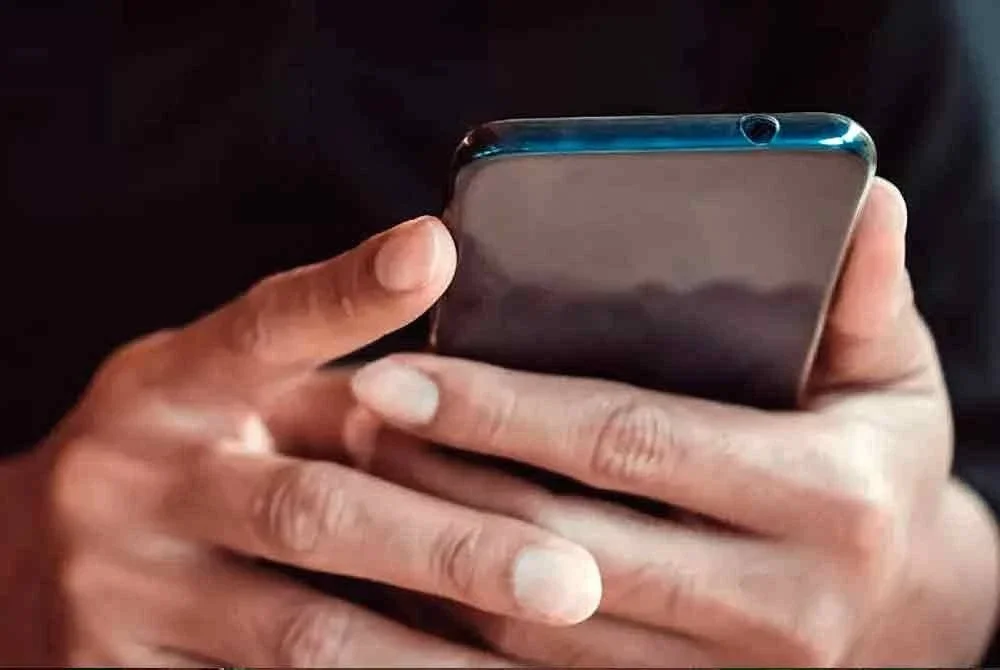 Seorang jurutera kerugian RM275,000 akibat terpedaya dengan pelaburan mata wang asing palsu yang diiklankan di Facebook. Gambar hiasan