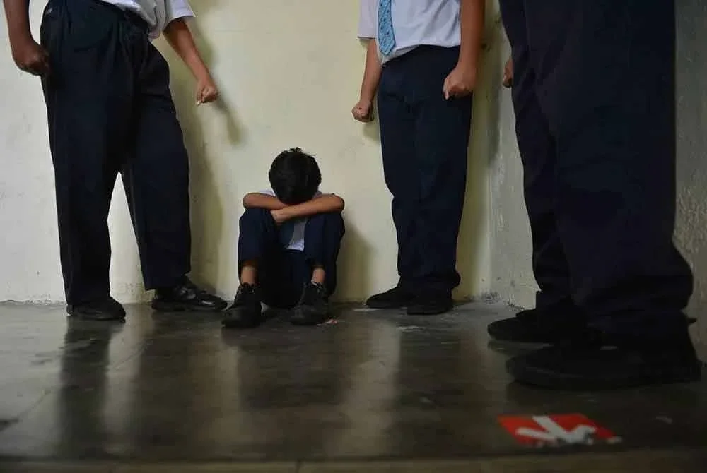 Buli bukan soal kenakalan remaja, ia adalah bentuk kekerasan yang membina trauma jangka panjang. Gambar hiasan