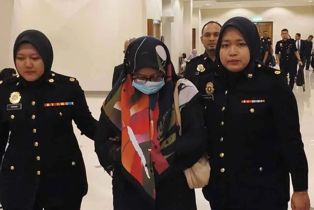 Tertuduh dipenjara tiga bulan dan didenda RM20,000 selepas mengaku bersalah di Mahkamah Sesyen Kuantan pada Isnin atas tuduhan pecah amanah wang khairat kematian melebihi RM41,000 kira-kira tujuh tahun lalu.