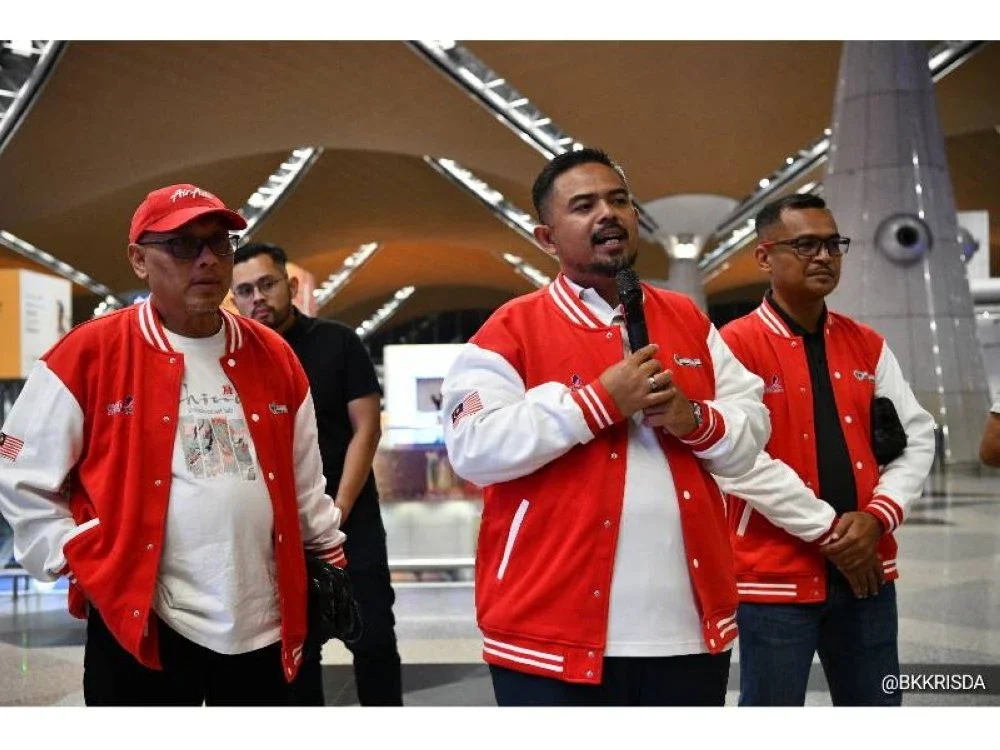 Manndzri (tengah) menyampaikan ucapan dan amanat kepada peserta Program TVET MCI@RISDA