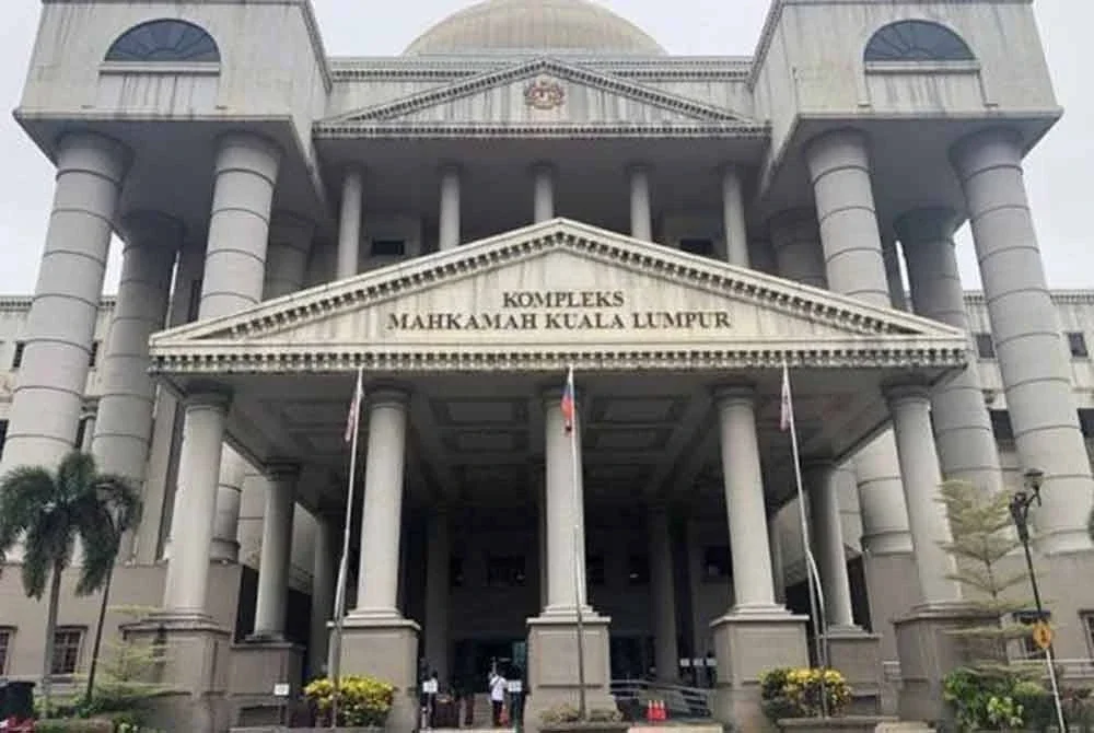 Sepasang suami isteri mengaku tidak bersalah di Mahkamah Sesyen atas satu pertuduhan memalsukan dokumen yang kononnya dikeluarkan sebuah pusat pakar mata bagi menuntut insurans - Gambar hiasan