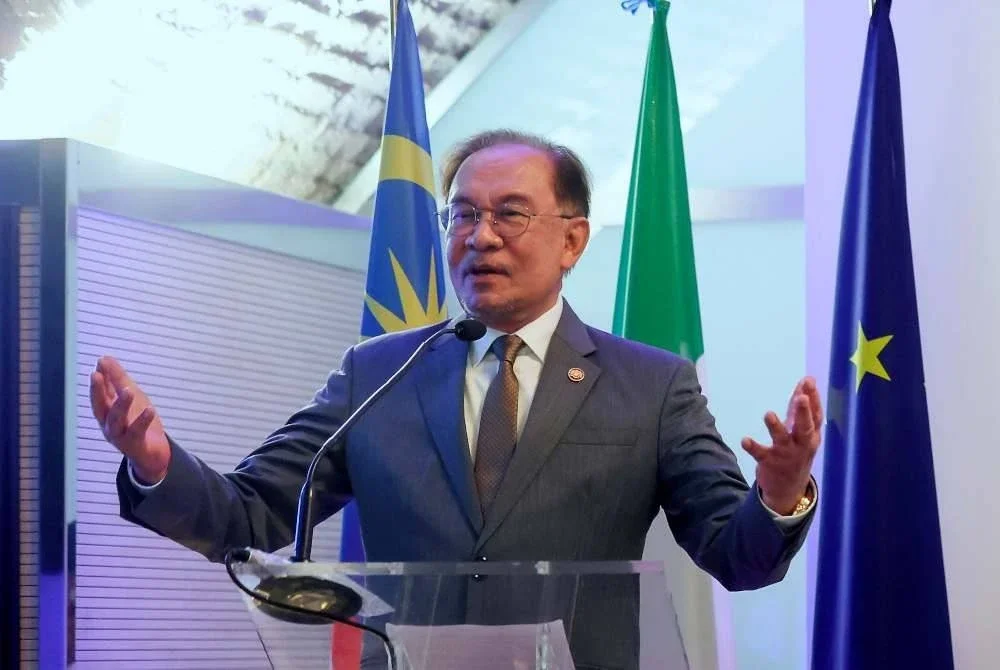 Anwar menyampaikan ucapan ketika menerima kunjungan hormat Timbalan Perdana Menteri Italy Antonia Tajani yang juga Menteri Luar pada Rabu. Foto Bernama