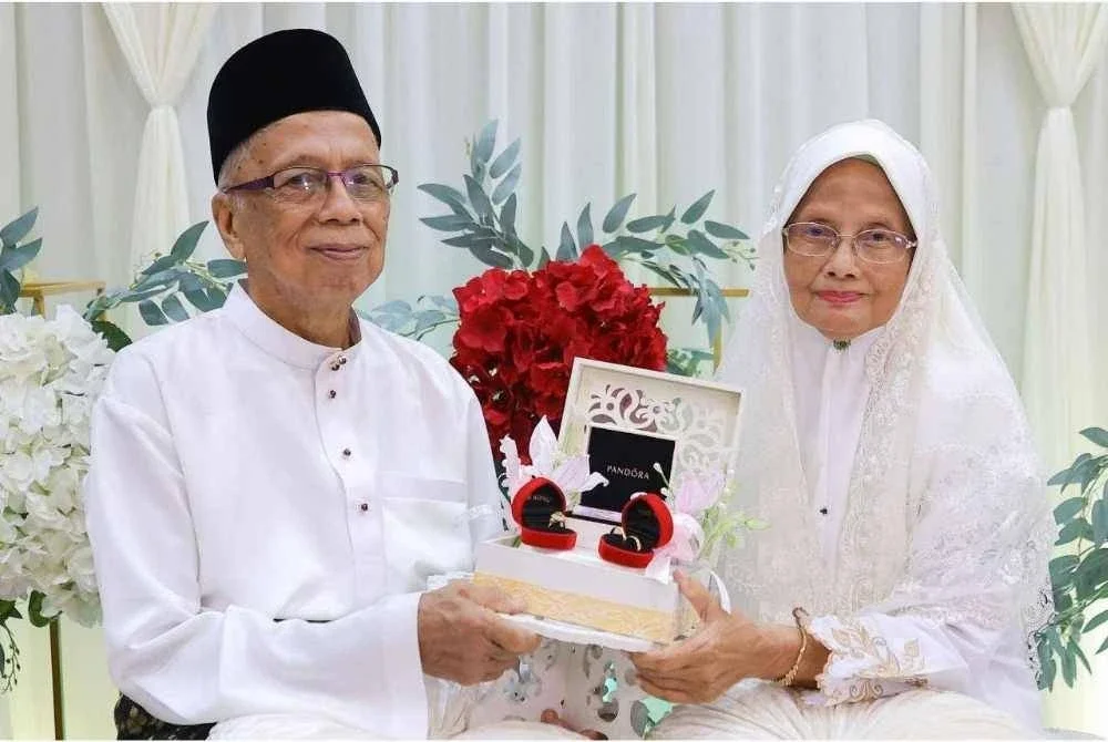 Dr Md Sham dan Azizah selamat diijab kabul pada Sabtu lalu.