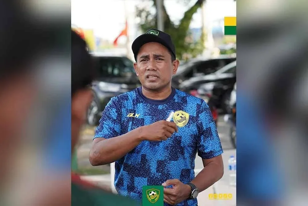 Azzmi pada sesi latihan pertama KDA FC di Padang MADA. Foto KDA FC