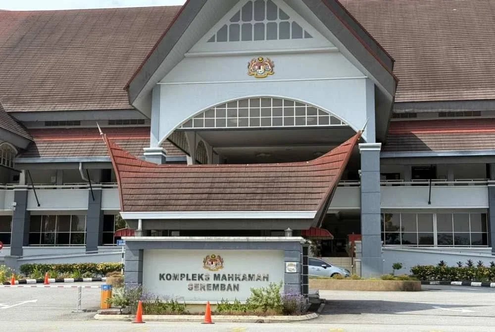 Pemandu lori tidak mengaku salah terhadap tiga pertuduhan mencabul anak perempuannya di Mahkamah Sesyen Seremban. Gambar hiasan.