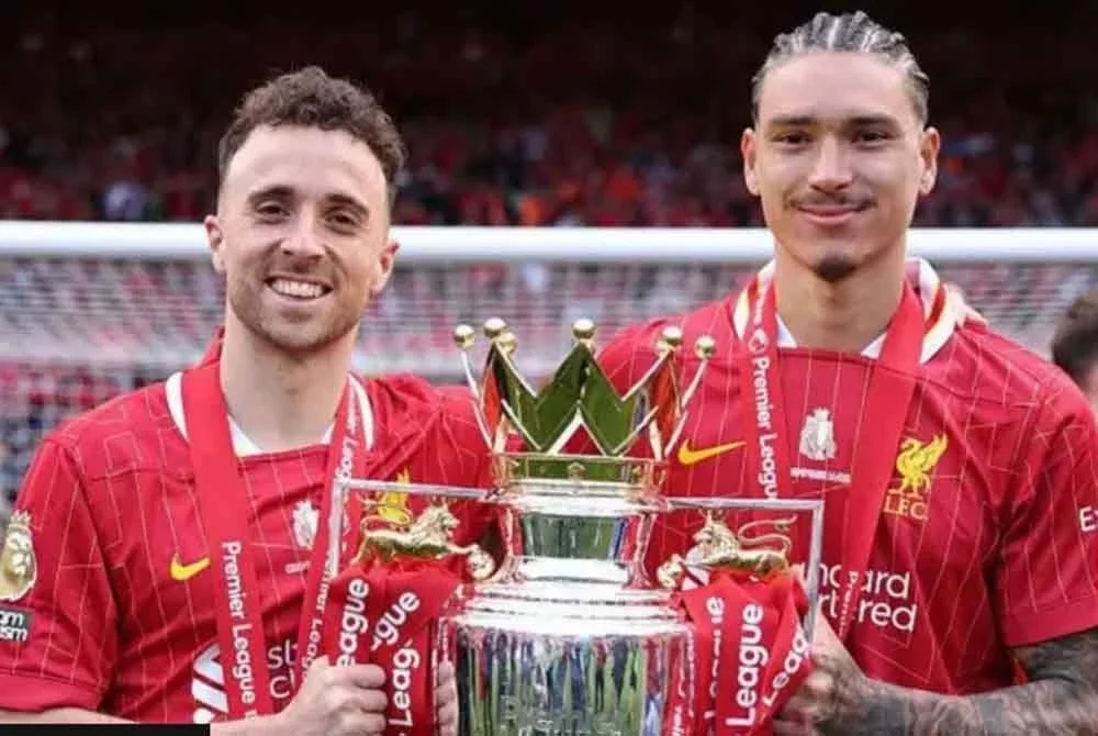 Nunez bersama Jota ketika meraikan kejayaan Liverpool merangkul kejuaraan Liga Perdana Inggeris 2024/25. Foto: Agensi