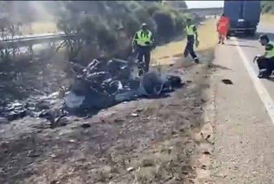 Keadaan lokasi kemalangan maut yang meragut nyawa Jota dan Silva. Foto Agensi