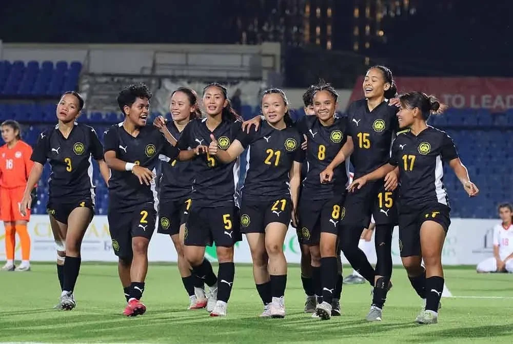 Pemain Malayan Tigress meraikan kemenangan 1-0 ke atas Tajikistan dalam aksi Kumpulan H Kelayakan Piala Asia Wanita 2026 di Stadium Republican Central, Dushanbe. Foto Football Association of Malaysia