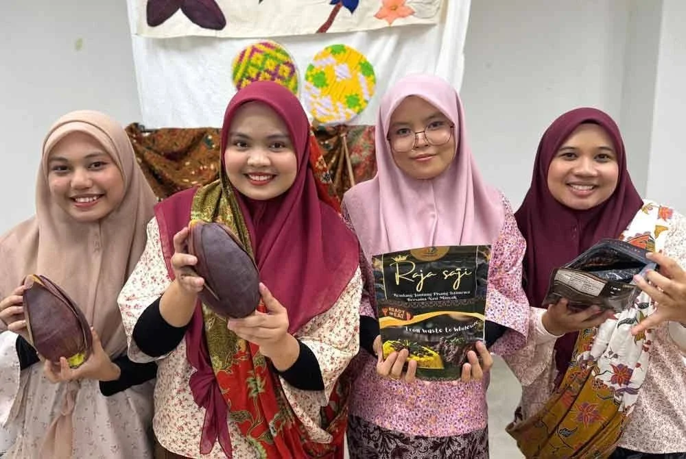 Produk Raja Saji dihasilkan pelajar UniSZA menarik perhatian sempena Program Pelancaran Produk Makanan Baharu 2025, baru-baru ini.