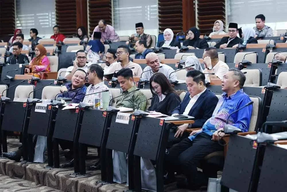 Sesi Taklimat Rang Undang-Undang dan Mesyuarat Pre-Council diadakan bersama ADUN Kerajaan pada Jumaat - Foto Facebook MB Selangor