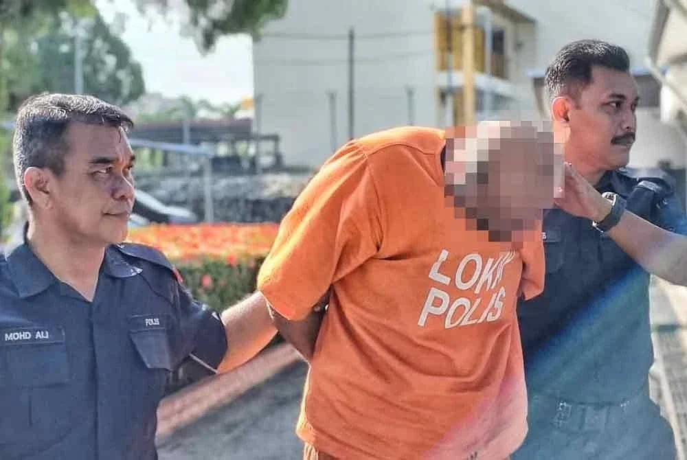 Warga Paksitan berusia 39 tahun direman lima hari oleh Mahkamah Majistret di Jasin, pada Jumaat selepas disyaki mencabul anak tiri perempuan.