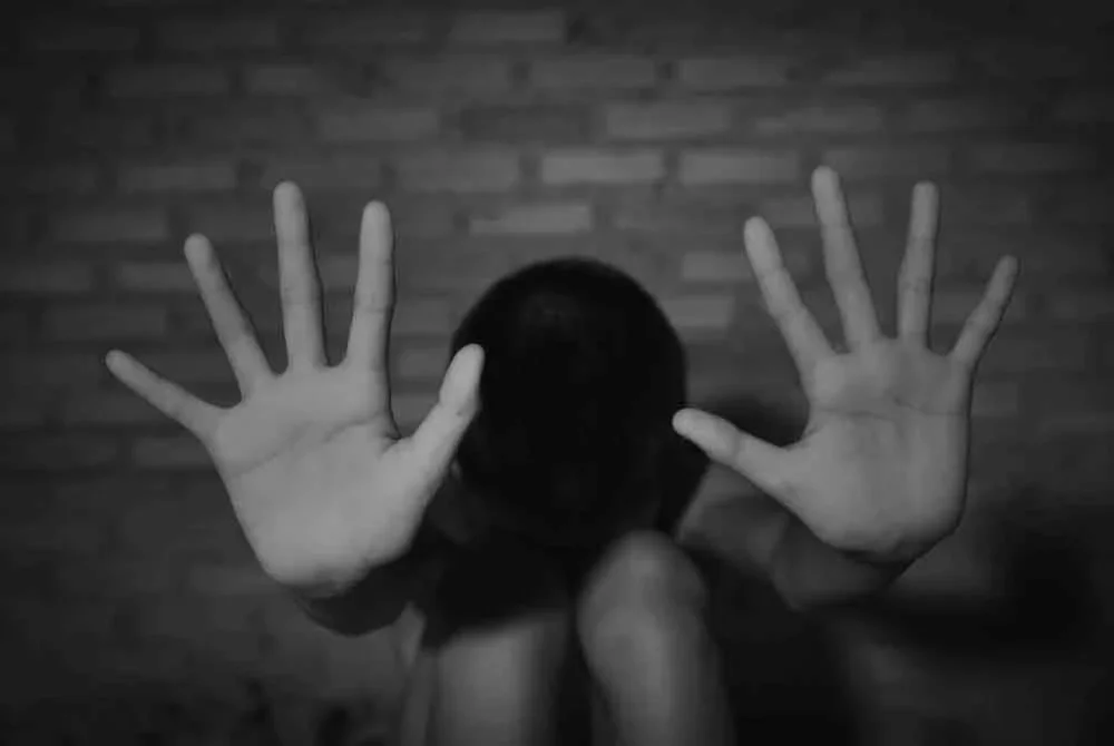 Suri rumah berusia 54 tahun itu dikenakan hukuman berkenaan selepas mengaku bersalah.