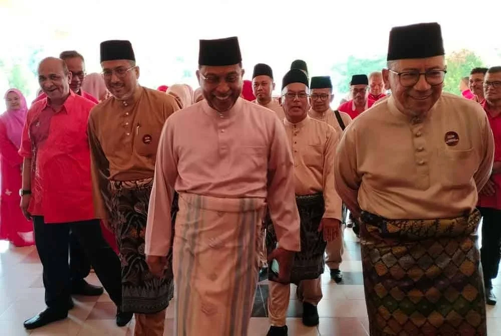 Zambry hadir merasmikan Mesyuarat Perwakilan UMNO Bahagian Merbok 2025 di Dewan MRSM Merbok pada Sabtu.