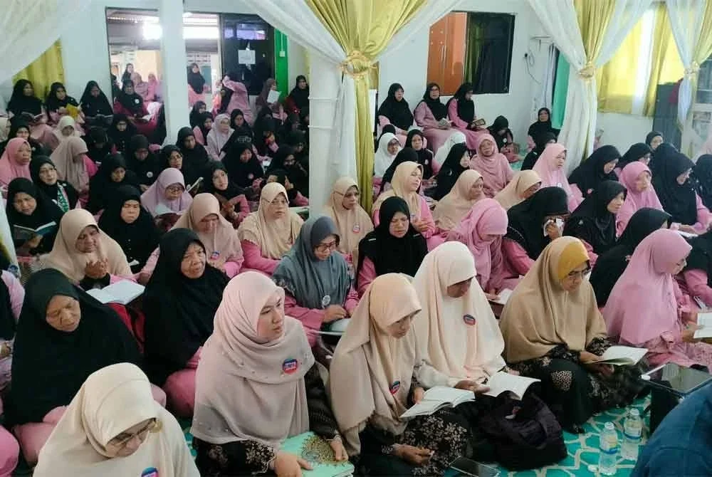 Kira-kira 300 peserta dari beberapa Rumah Ngaji sekitar Seberang Perai mengambil bahagian dalam Yasin #QuranHour yang diadakan pada Ahad.