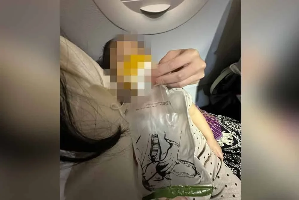Seorang ibu meluahkan penghargaan kepada kru penerbangan AirAsia yang bertindak pantas membantu anak perempuannya yang mengalami kesukaran bernafas ketika dalam penerbangan dari Guangzhou ke Kuala Lumpur, Jumaat lalu.