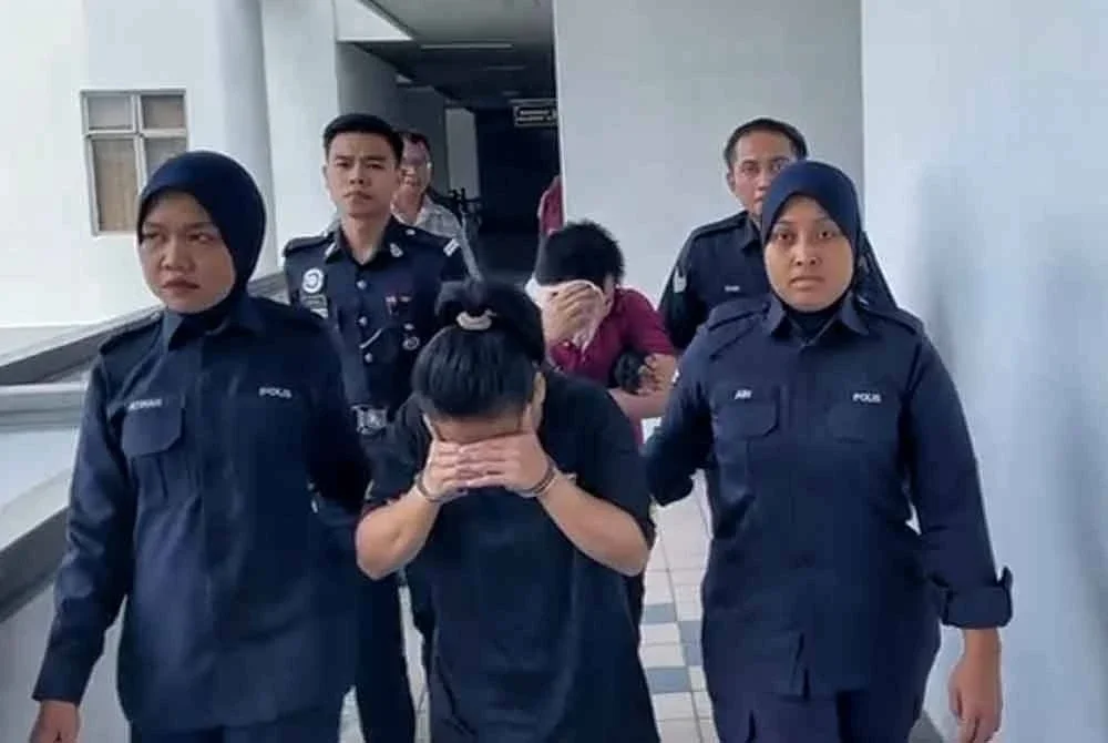 Suami Isteri didakwa aniaya anak di Mahkamah Sesyen di sini, pada Isnin.