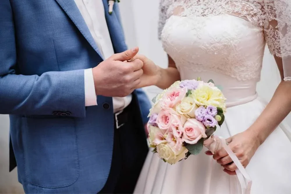 Kadar perkahwinan bagi lelaki dan wanita di Singapura telah menurun sejak sedekad lalu. Gambar hiasan 123RF 