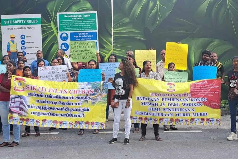 Komuniti sekolah membantah projek pencakar langit berhampiran SJKT Cheras.