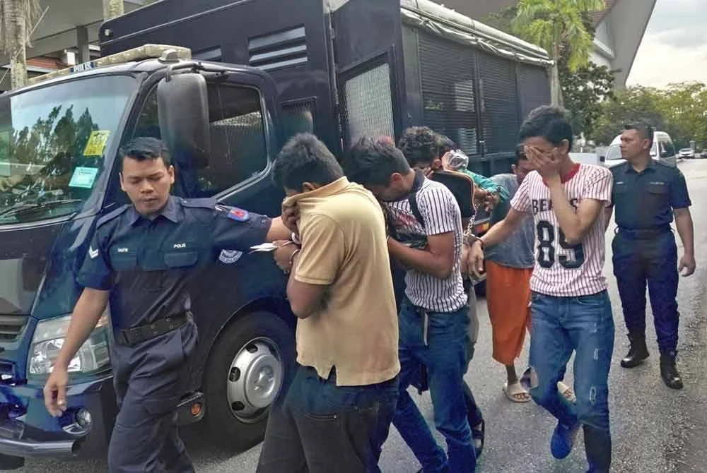 Tertuduh dibawa ke Mahkamah Majistret atas pertuduhan mencuri mesin penapis air Coway di dua masjid berasingan dalam kejadian 30 Jun dan 1 Julai lalu.