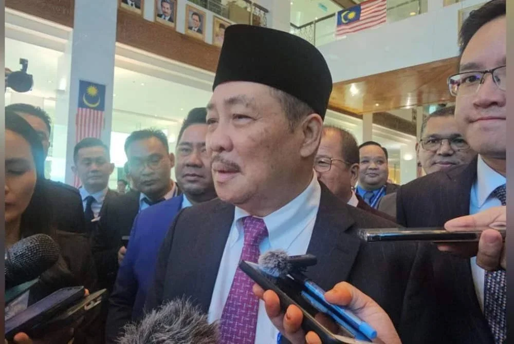 Hajiji ketika ditemui pemberita selepas sidang DUN yang terakhir selesai bersidang.