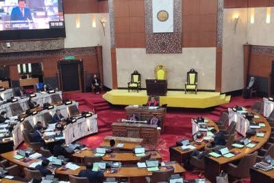 Persidangan Dewan Undangan Negeri (DUN) Selangor ke-15 yang berlangsungnya di Wisma Dewan Negeri di sini pada Selasa.