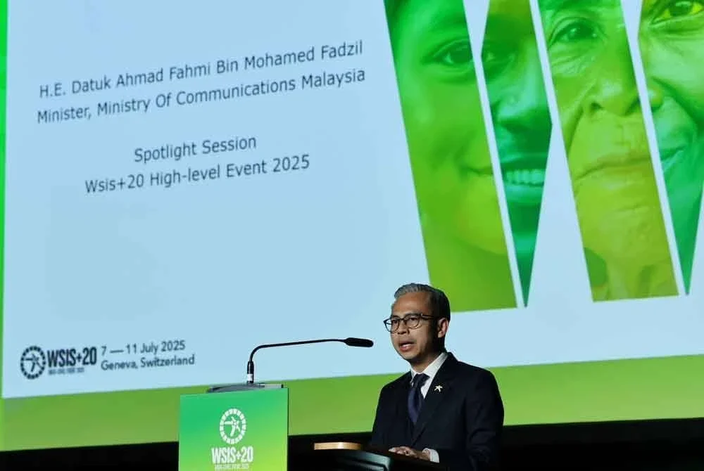 Fahmi semasa sesi ucapan pemimpin pada Sidang Kemuncak Dunia mengenai Acara Peringkat Tinggi Masyarakat Bermaklumat 20 (WSIS 20) pada Rabu. Foto Bernama