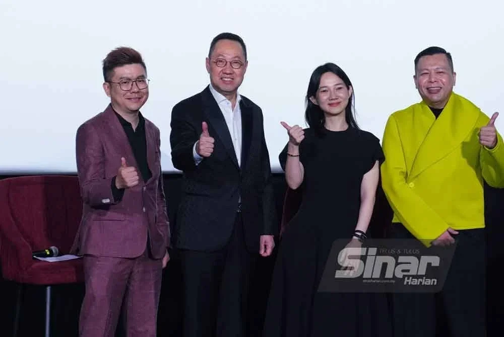 Grace Ho (dua dari kanan) dan Ken Chin (kanan) ketika sidang media Kedah Fashion Week (KFW) 2025 di The Exchange TRX,KL pada Rabu. -FOTO: MOHD HALIM ABDUL WAHID