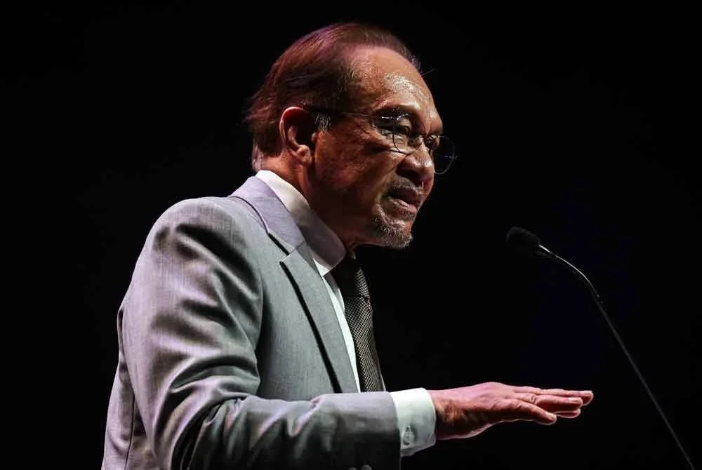 Anwar semasa Majlis Perasmian Mesyuarat Menteri-Menteri Luar ASEAN ke-58 pada Rabu. Foto Bernama