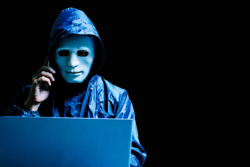 Mangsa telah menghubungi seorang wanita menerusi aplikasi WhatsApp selepas menekan pautan iklan pelaburan tersebut. Foto hiasan 