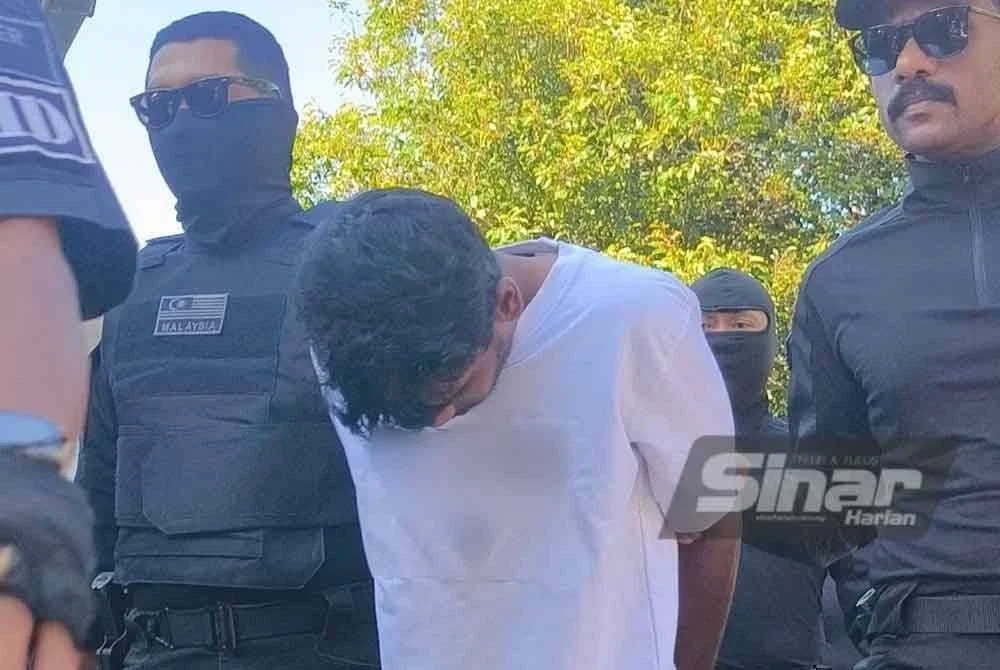 Mengikut pertuduhan, Sri Darvien didakwa membunuh Maniishapriet Kaur Akhara, 20, di sebuah unit kondominium di Persiaran Multimedia di sini, antara jam 9.11 hingga 11.31 malam pada 23 Jun lalu.